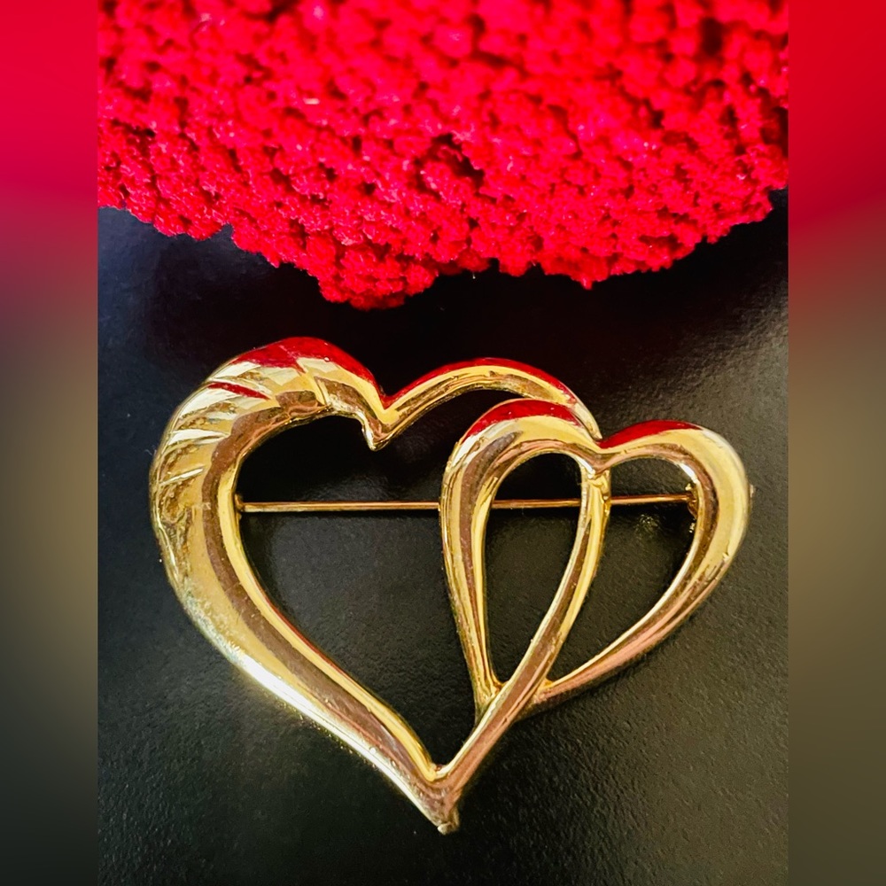Vintage Double Heart Gold Brooch - Picture 2 of 5